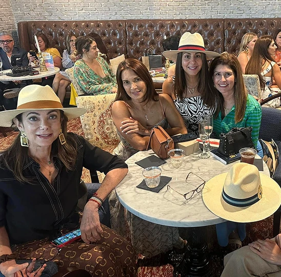 Miembros de PAMA compartiendo en un evento